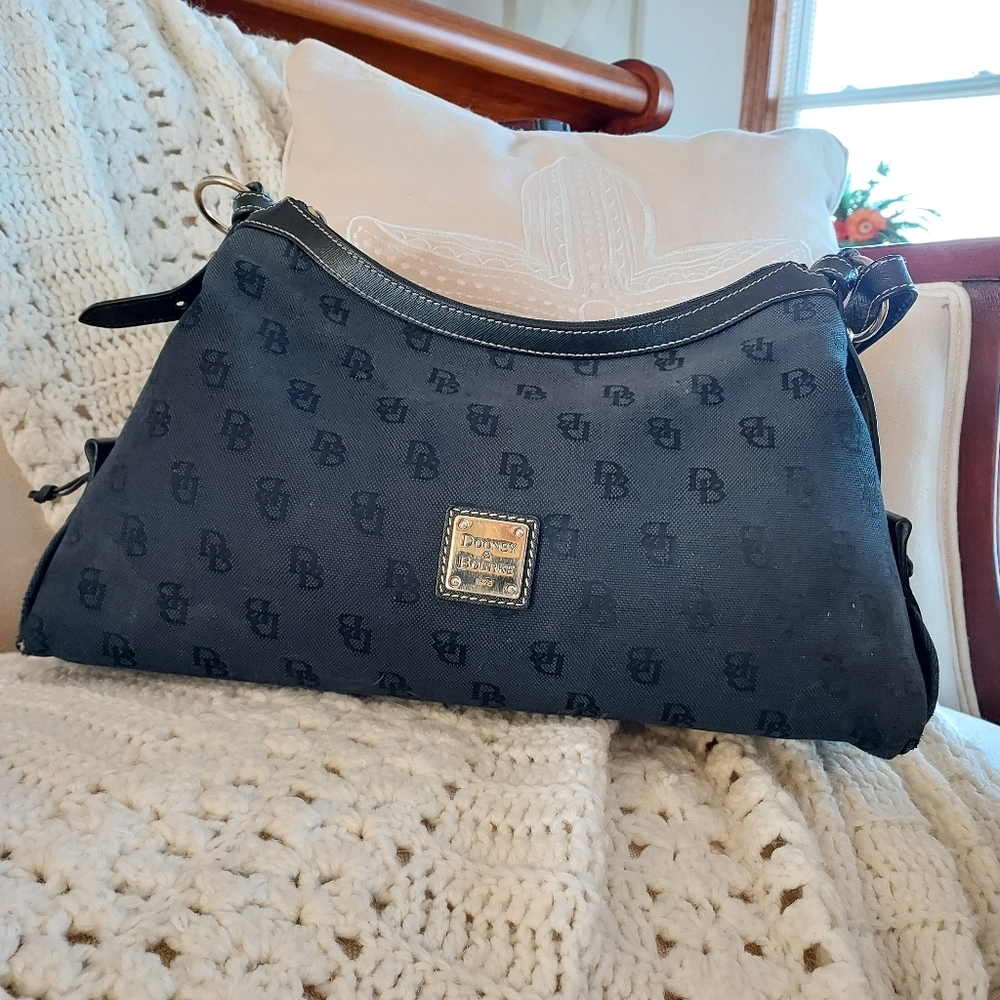 Vintage Dooney Bourke 1975 black bag